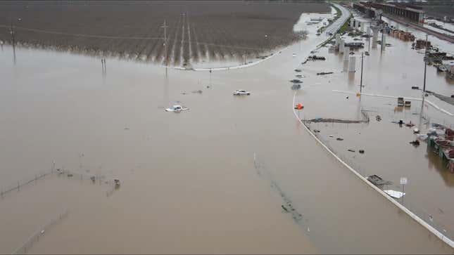 Imagen para el artículo titulado El agua es el último obstáculo en la construcción del tren de alta velocidad de California